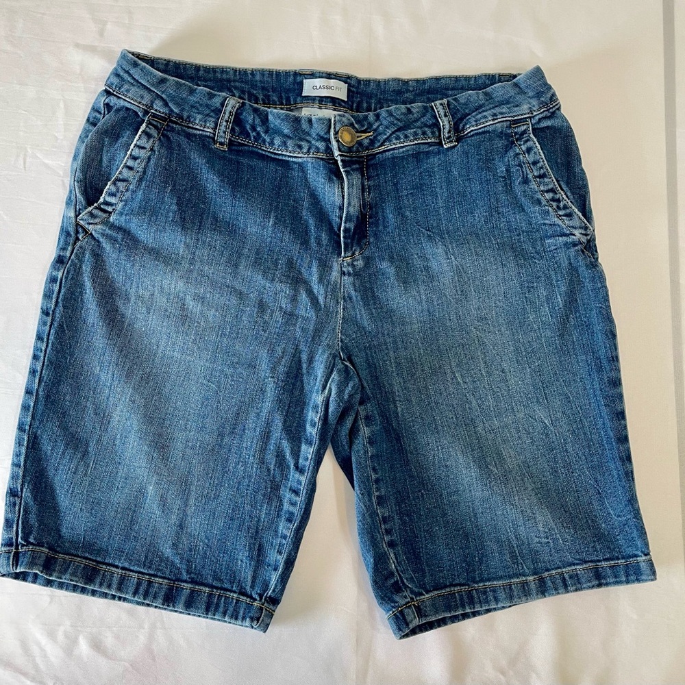 Liz Claiborne Women's Mid-Length Denim Shorts - Blue Wash